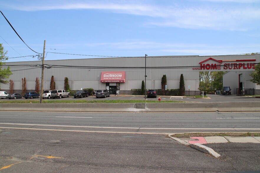 180 State Route 35, Keyport, NJ à vendre - Photo du bâtiment - Image 2 de 4