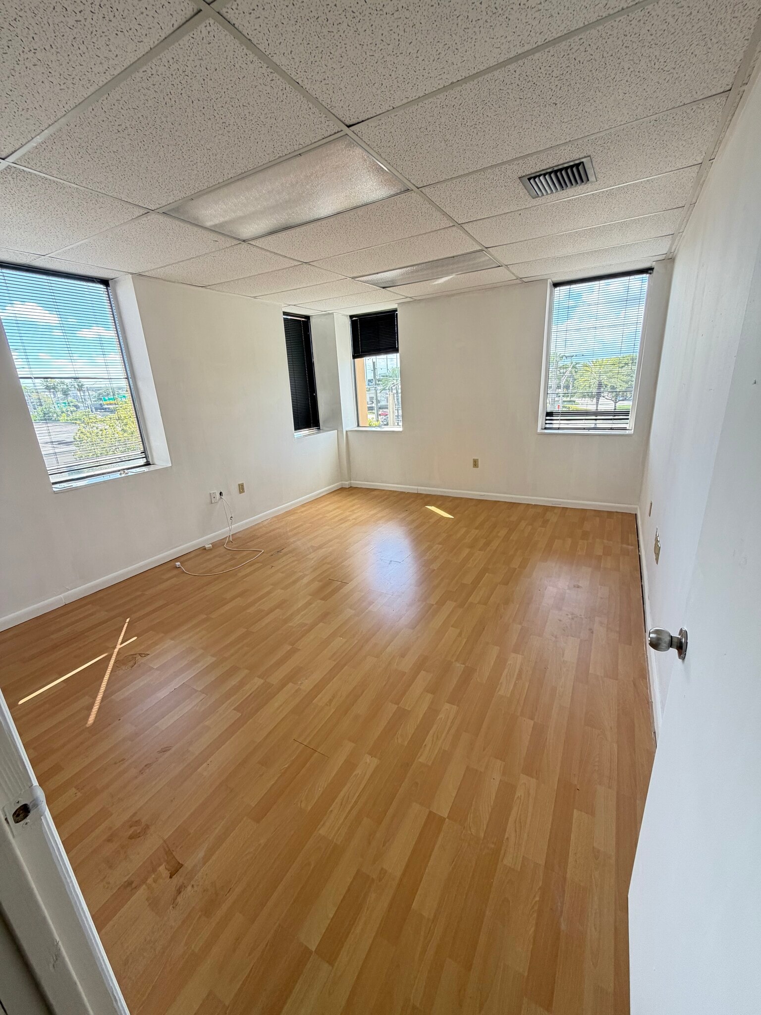 160 NW 176th St, Miami Gardens, FL for lease Interior Photo- Image 1 of 4