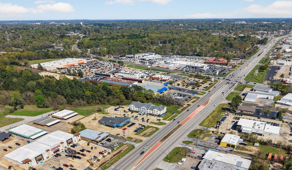 1945 W Southwest Loop 323, Tyler, TX for sale - Building Photo - Image 3 of 40