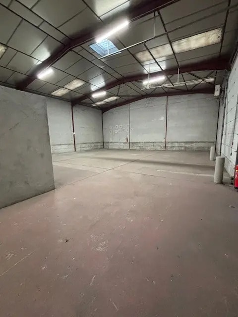 Flex dans Saint-Laurent-de-Mure à louer Photo principale- Image 1 de 7