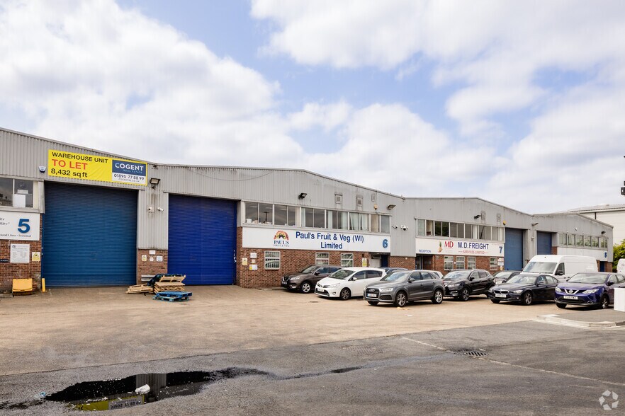 Hayes Rd, Southall à louer - Photo du bâtiment - Image 2 de 2