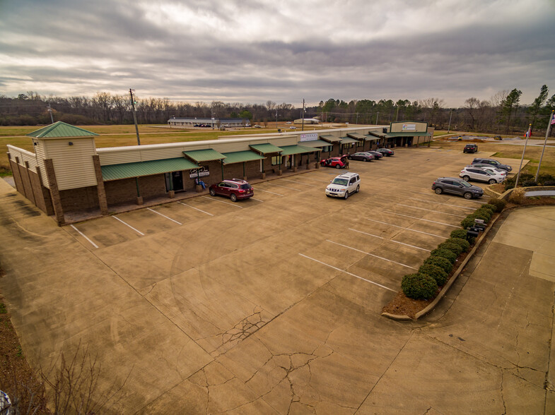 359 Old Oak Cir, Pontotoc, MS à vendre - Photo du bâtiment - Image 1 de 1