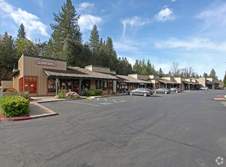 1216-1242 Broadway, Placerville, CA à louer - Photo du bâtiment - Image 1 de 5