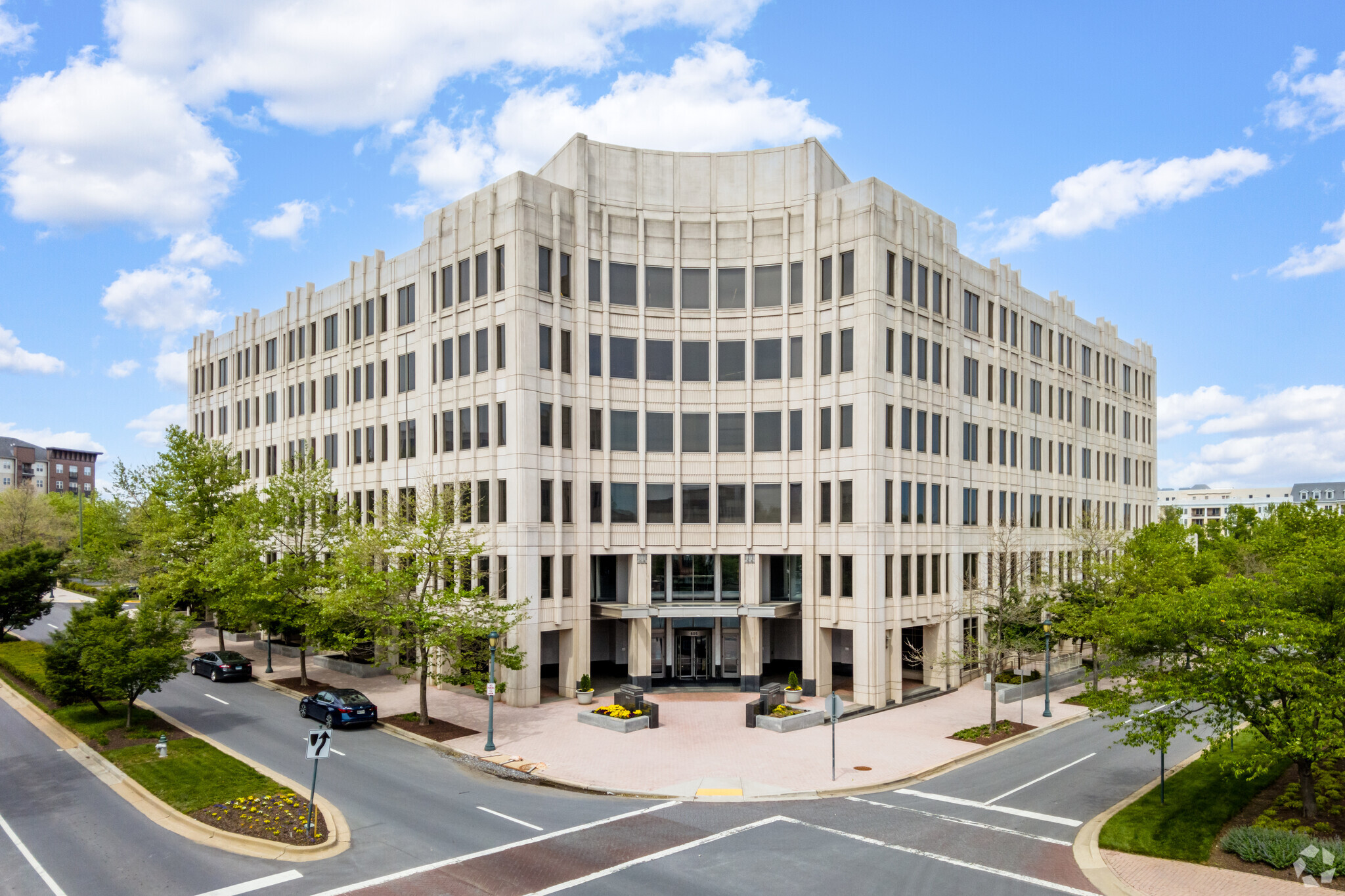 805 King Farm Blvd, Rockville, MD for lease Primary Photo- Image 1 of 5