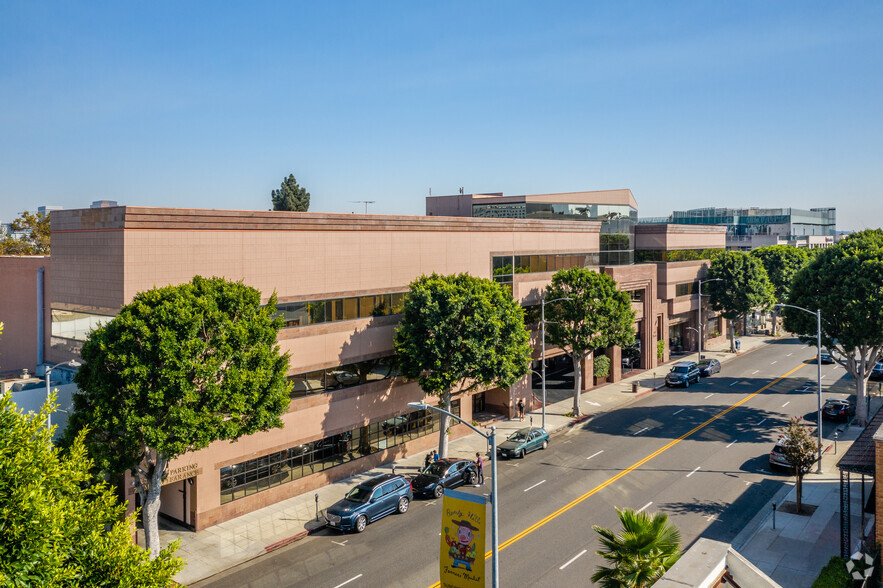 150 N Robertson Blvd, Beverly Hills, CA for lease - Building Photo - Image 2 of 12