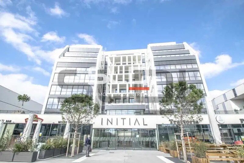 Rue Simone Veil, Vénissieux for lease Building Photo- Image 1 of 4