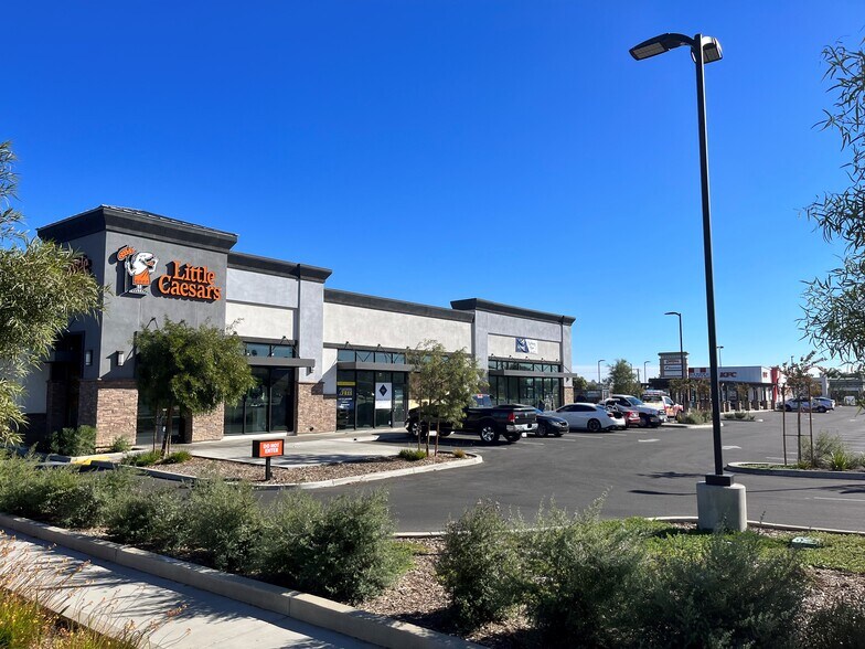 2560 N Perris Blvd, Perris, CA à louer - Photo du bâtiment - Image 3 de 20