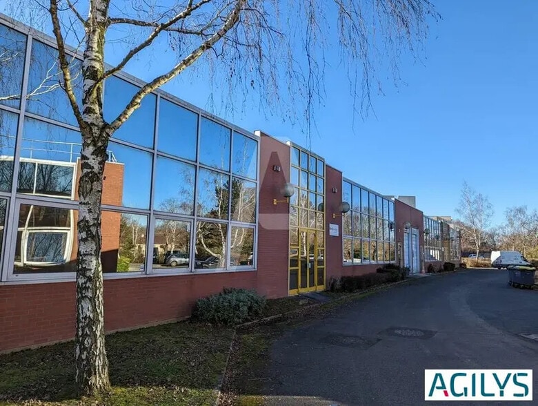 Flex in Les Ulis for lease - Building Photo - Image 3 of 12