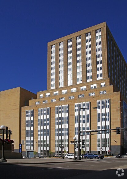180 Kellogg Blvd E, Saint Paul, MN à louer - Photo du bâtiment - Image 3 de 73