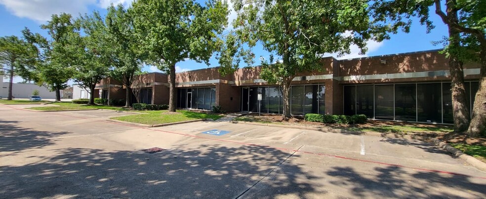 211-285 W Airtex Blvd, Houston, TX à louer - Photo du b timent - Image 1 de 10