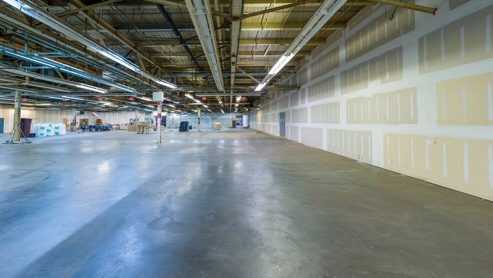 128 Bingham Rd, Asheville, NC for lease - Interior Photo - Image 3 of 17