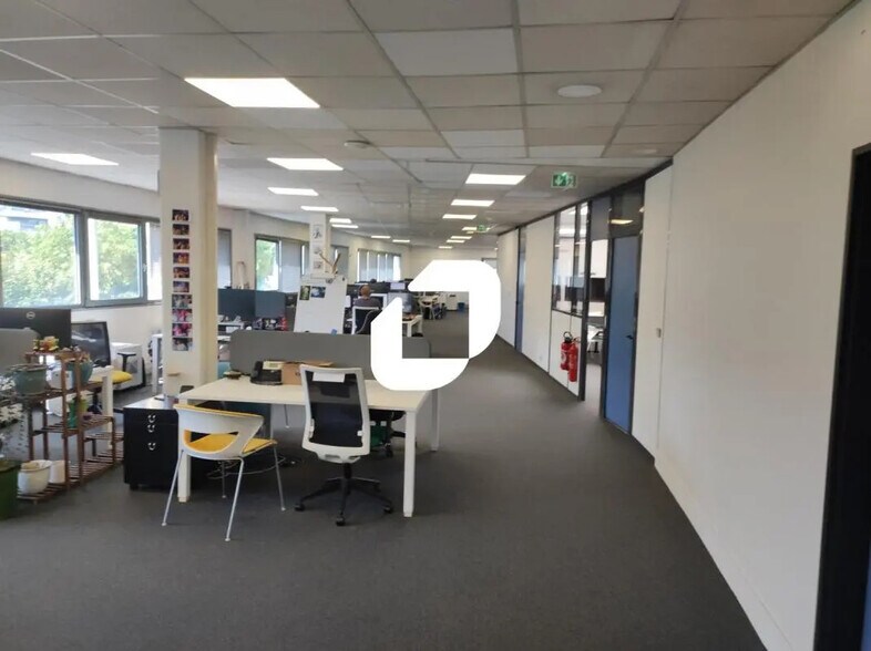 Bureau dans Arcueil à vendre - Photo du bâtiment - Image 3 de 11