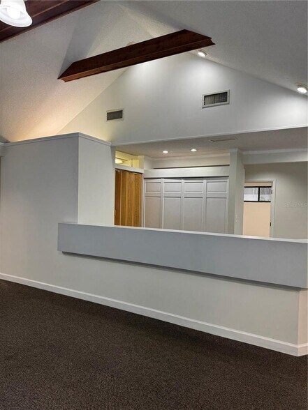 17 NW 33rd Ct, Gainesville, FL à louer - Photo intérieure - Image 3 de 13