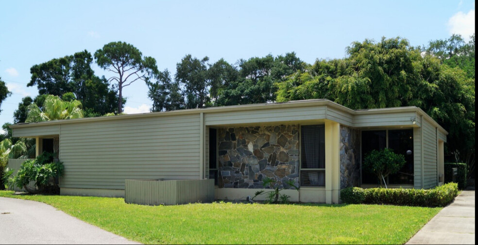 1960 Bayshore Blvd, Dunedin, FL à vendre - Photo du b timent - Image 1 de 7