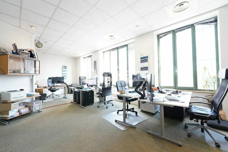 Office in Caluire-et-Cuire for sale Building Photo- Image 1 of 13