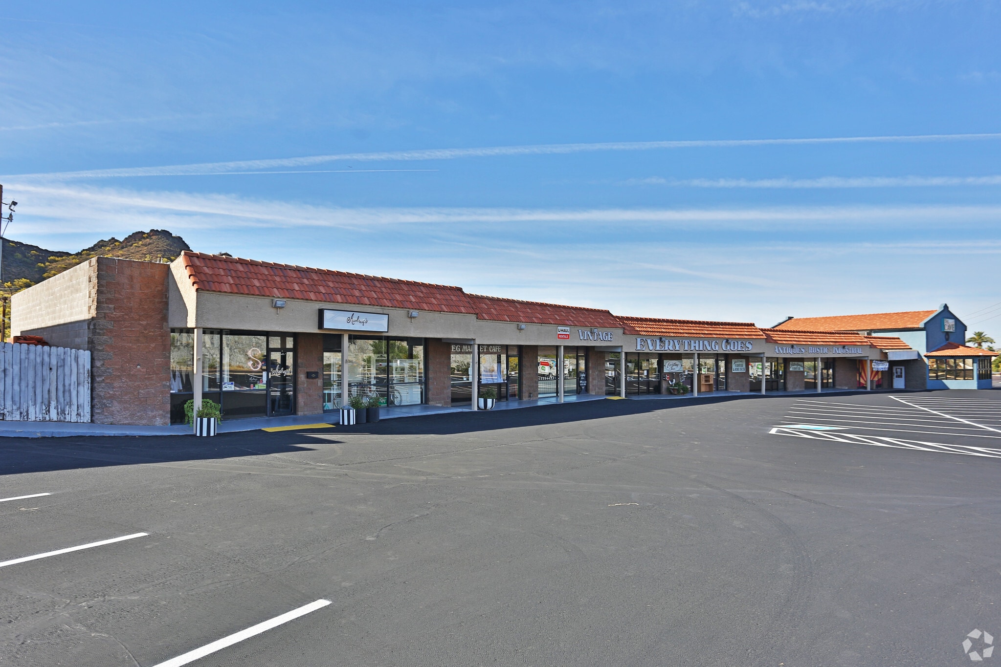 11649 N Cave Creek Rd, Phoenix, AZ for lease Building Photo- Image 1 of 4