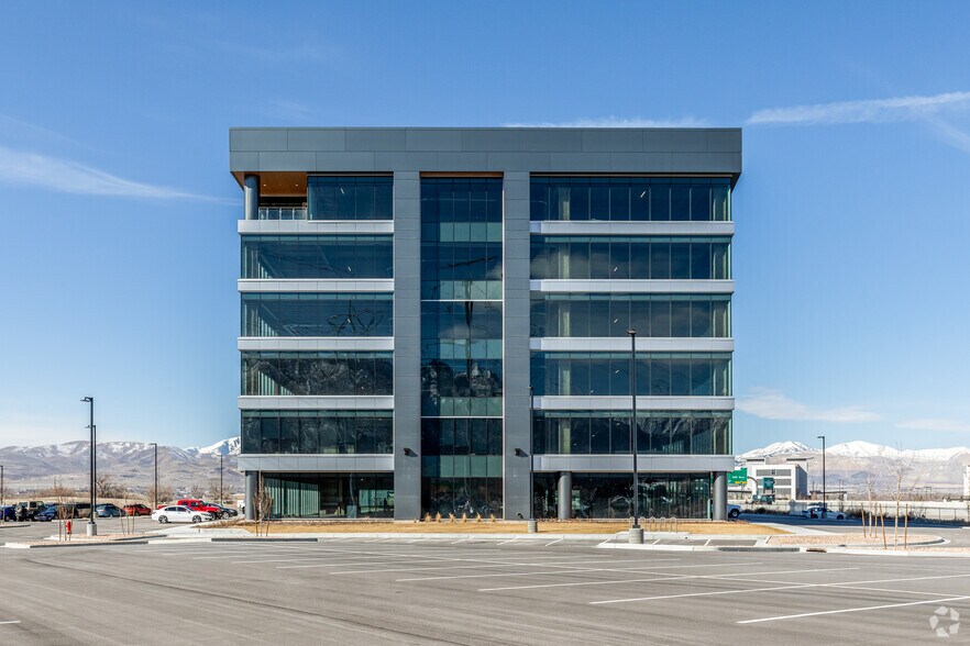 344 W 13800 S, Draper, UT à louer - Photo du bâtiment - Image 3 de 32