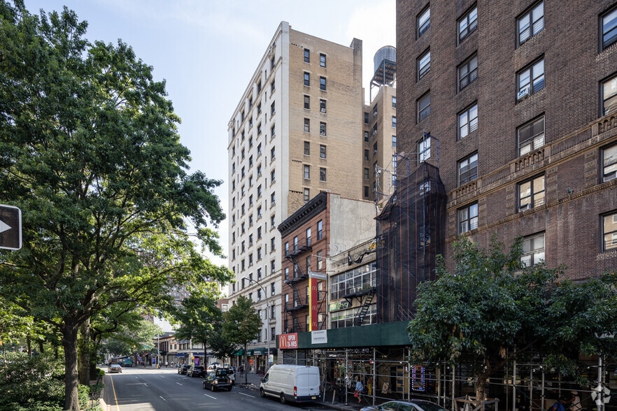2736-2738 Broadway, New York, NY for lease - Building Photo - Image 2 of 3