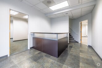 1711 E Bayshore Rd, Redwood City, CA for lease Interior Photo- Image 1 of 6