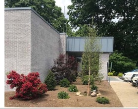 390 Toll Gate Rd, Warwick, RI for sale Building Photo- Image 1 of 2