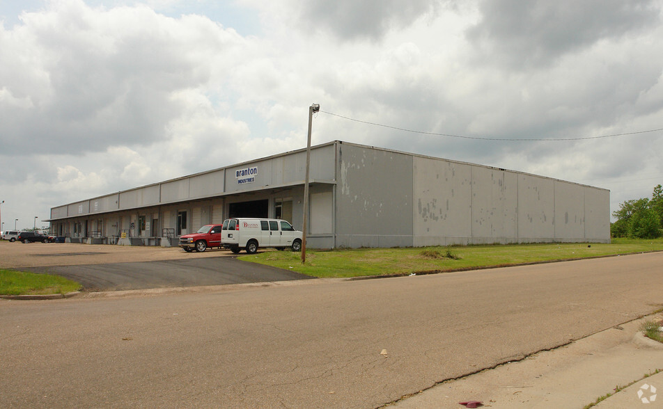 2715-2735 Bailey Ave, Jackson, MS for sale - Building Photo - Image 1 of 1