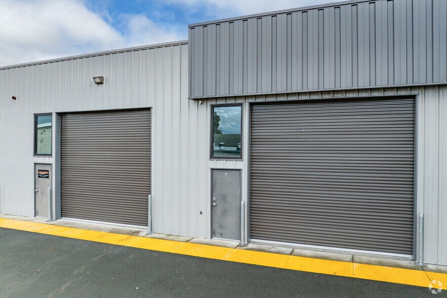 374 Yolanda Ave, Santa Rosa, CA à louer - Photo du bâtiment - Image 2 de 3