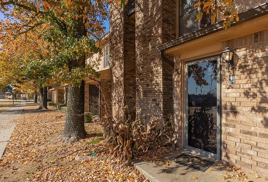 812 Two Forty Pl, Oklahoma City, OK for sale - Building Photo - Image 3 of 30