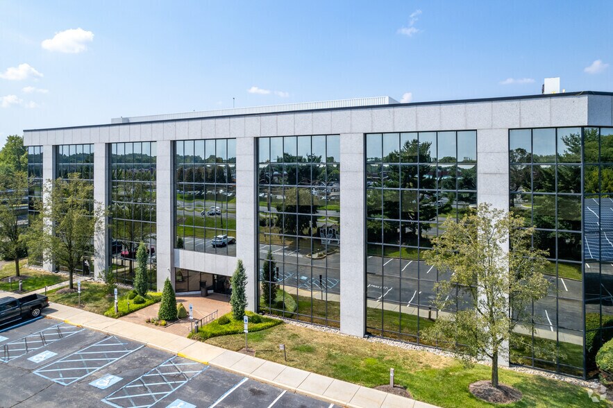 One Executive Drive, Marlton, NJ à louer - Photo du bâtiment - Image 2 de 12