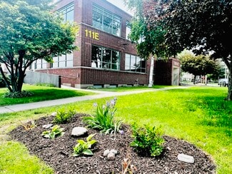 More details for 111 E Burnett St, Beaver Dam, WI - Retail for Lease