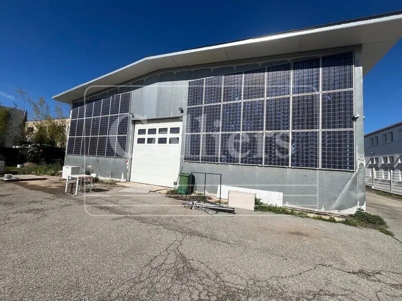 Office in Éguilles for lease Building Photo- Image 1 of 9