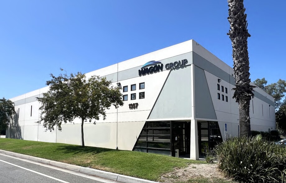 1357 Ridgeway St, Pomona, CA for lease - Primary Photo - Image 2 of 10
