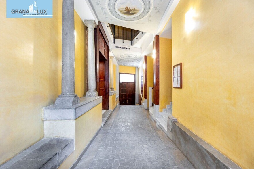 Retail in Granada, Granada for sale - Interior Photo - Image 2 of 17