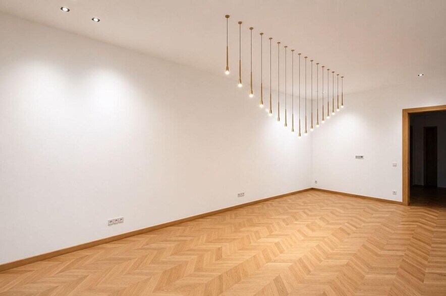 Office in Vaulx-en-Velin for lease - Interior Photo - Image 3 of 6