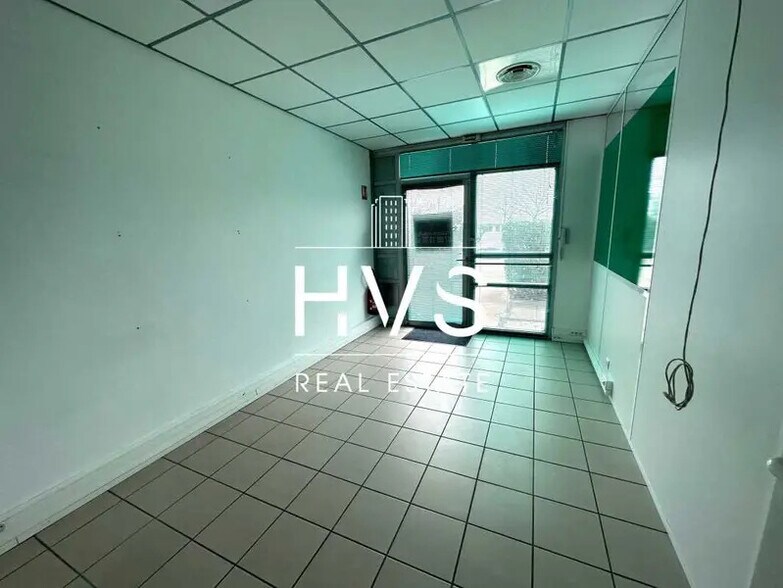 Office in Aix-en-Provence for lease - Interior Photo - Image 3 of 4