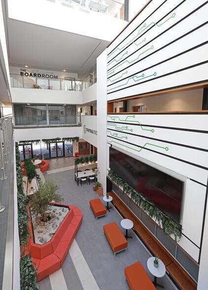 31 Russell St, Liverpool for lease - Lobby - Image 2 of 17