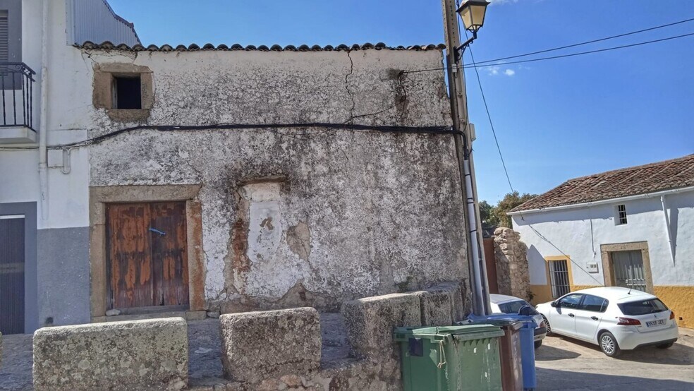 Calle del Obispo Senso, 81, Montánchez, Cáceres à vendre - Photo du bâtiment - Image 2 de 7