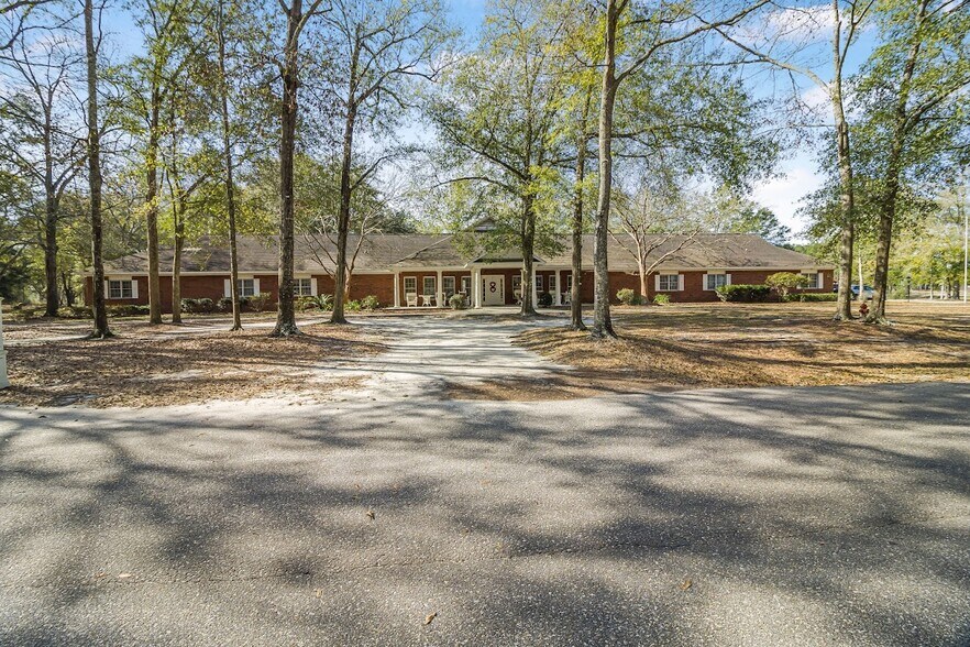 100 W Lake Professional Park, Geneva, AL for sale - Primary Photo - Image 1 of 39