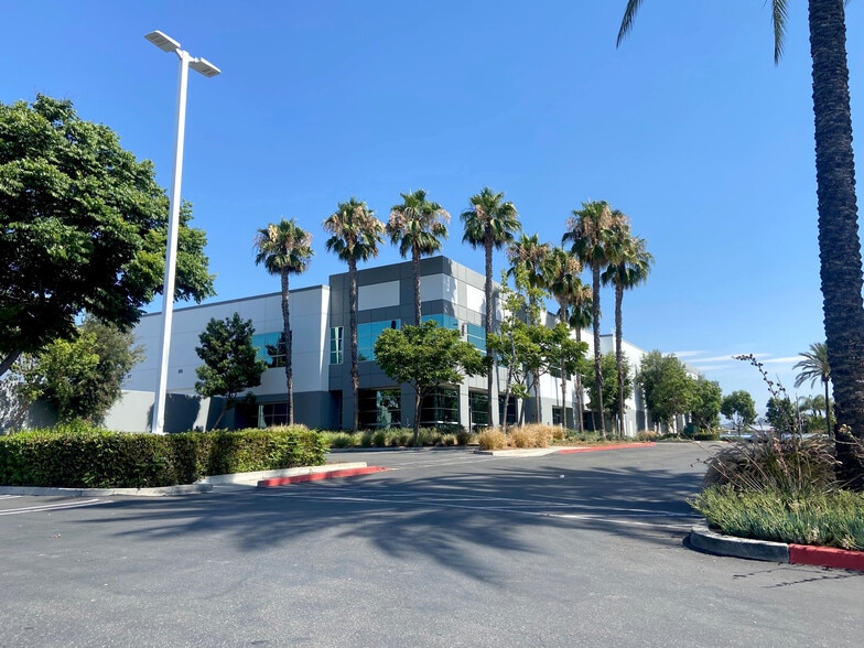 2101 W Flotilla St, Montebello, CA for lease - Building Photo - Image 2 of 8