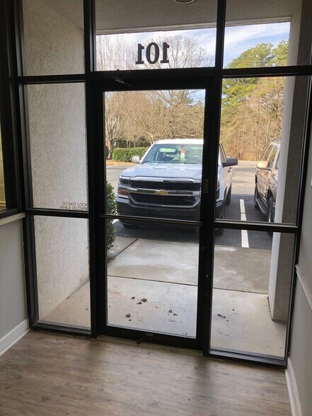 2514 River Rd, Piedmont, SC à louer - Photo du bâtiment - Image 2 de 11