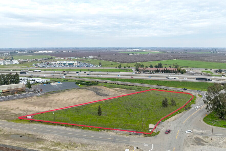 4830 Taylor Ct, Turlock, CA à vendre - Photo du bâtiment - Image 2 de 13