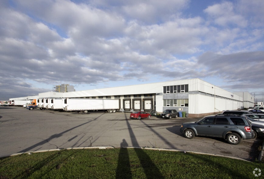 10 Garyray Dr, Toronto, ON for sale - Primary Photo - Image 1 of 1