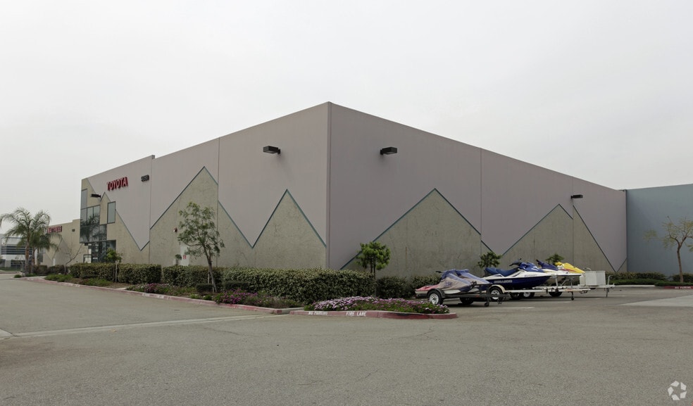 9050 Charles Smith Ave, Rancho Cucamonga, CA for sale - Building Photo - Image 3 of 4