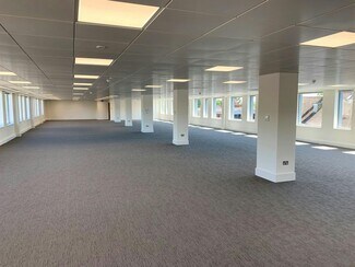 Plus de détails pour Station Appr, West Byfleet - Bureau à louer