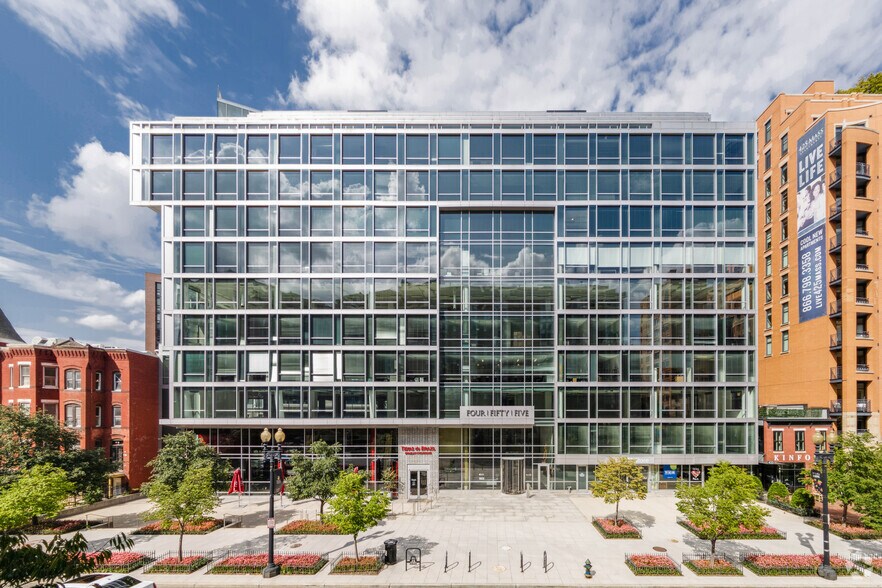455 Massachusetts Ave NW, Washington, DC à louer - Photo du bâtiment - Image 2 de 16
