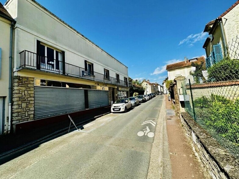 Grande Rue, Verneuil-sur-Seine for lease - Building Photo - Image 3 of 12