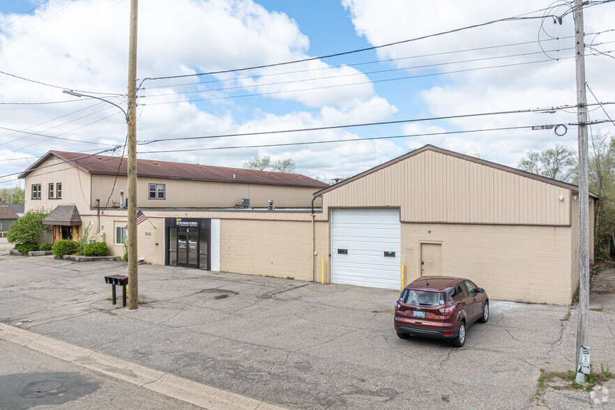 3113 Hillcroft Ave SW, Grand Rapids, MI for lease - Building Photo - Image 3 of 7