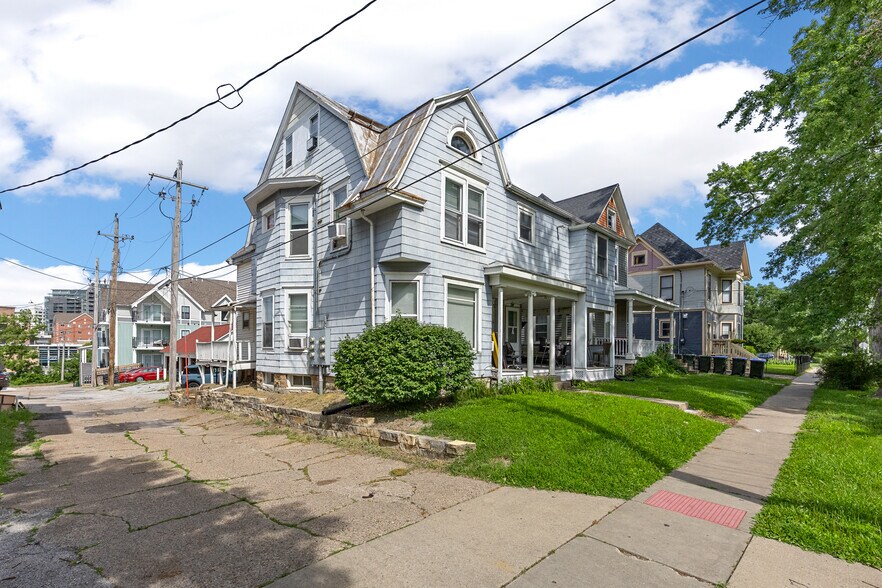 217 S Johnson St, Iowa City, IA à vendre - Photo du bâtiment - Image 3 de 6