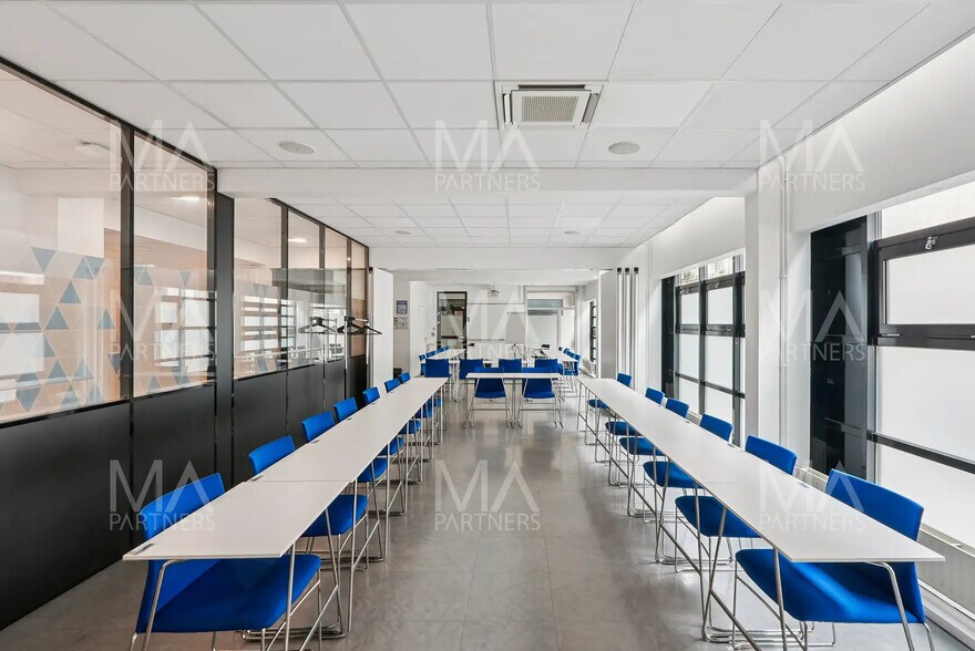 30 Rue Des Favorites, Paris à vendre - Photo du bâtiment - Image 2 de 8