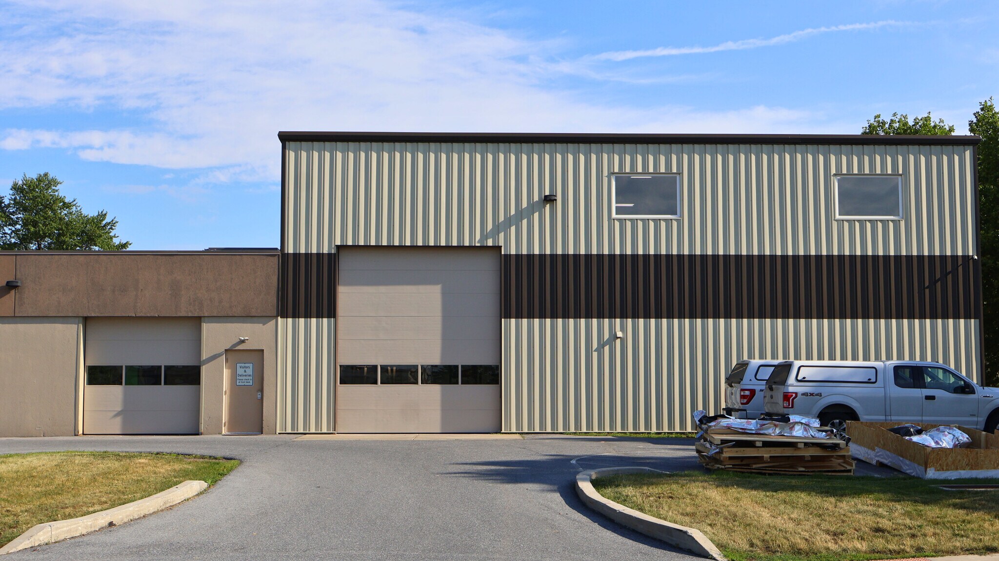 6330-6332 Flank Dr, Harrisburg, PA à vendre Photo du bâtiment- Image 1 de 27