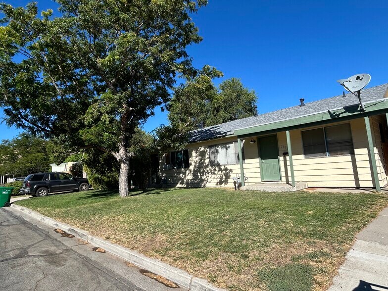2036-2046E Sheffield Mnr W, Carson City, NV à vendre - Photo du bâtiment - Image 2 de 2